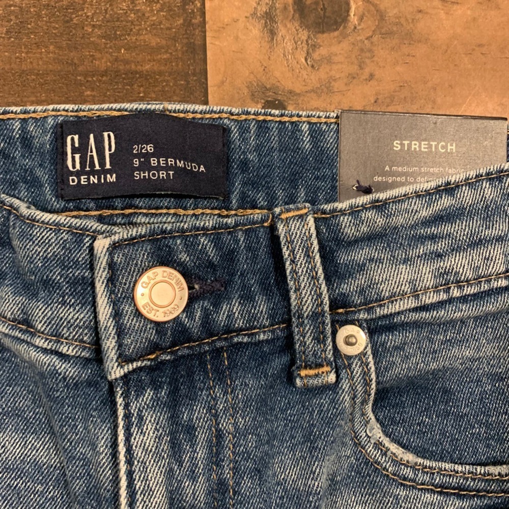 GAP 9" Bermuda Jean Shorts - Picture 6 of 8